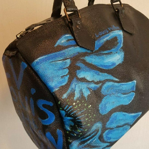 Louis Vuitton Handbags - Authentic LV speedy 30